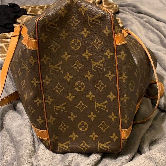 🖤Price Firm🖤 Vintage LV Sac Shopping Tote! - Picture 4 of 8